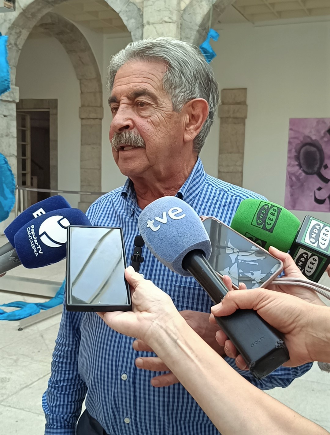Miguel Ángel Revilla en su declaración ante los medios de comunicación