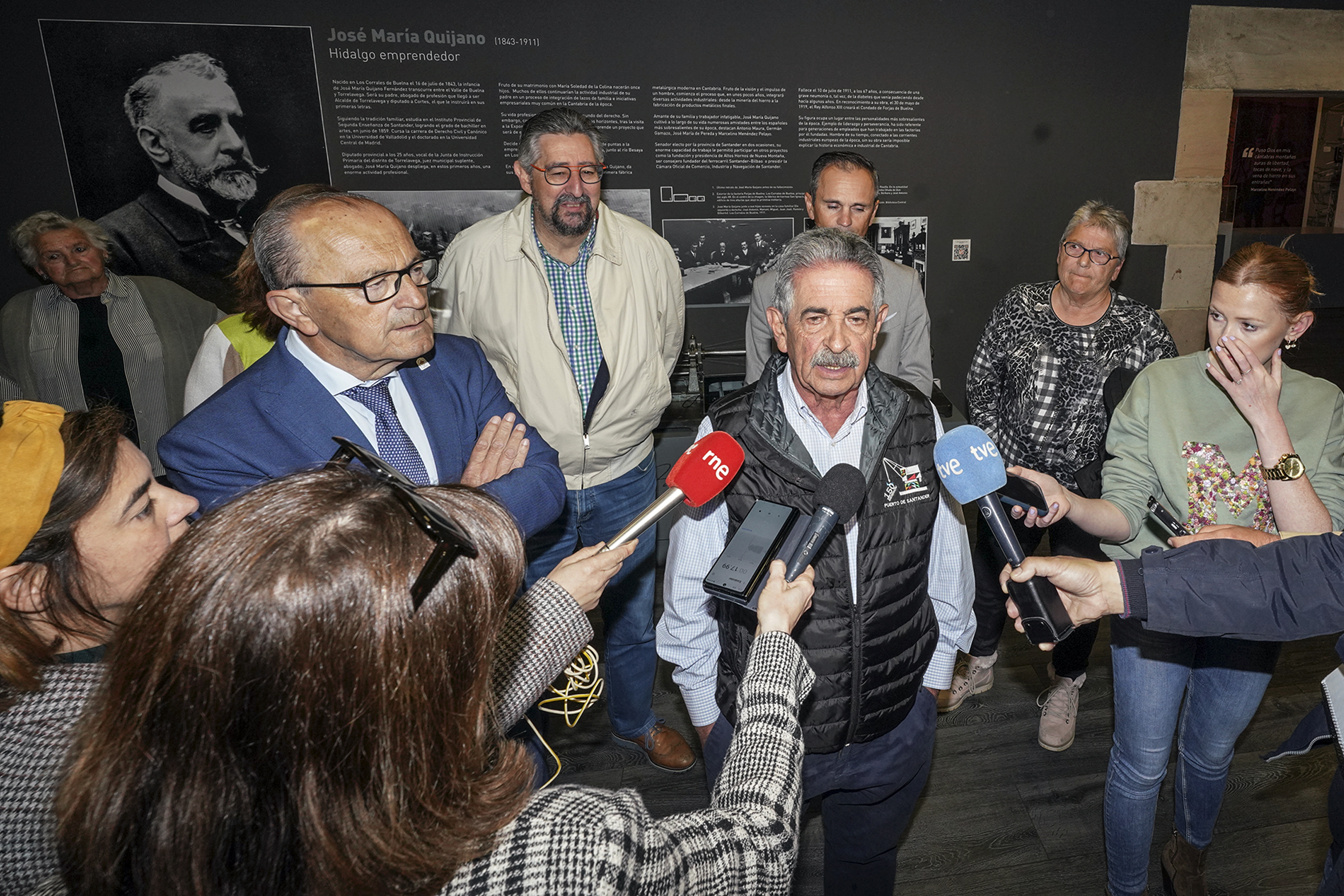 Revilla presenta en Los Corrales de Buelna su programa industrial con el objetivo de impulsar este sector para que alcance el 25% del PIB
