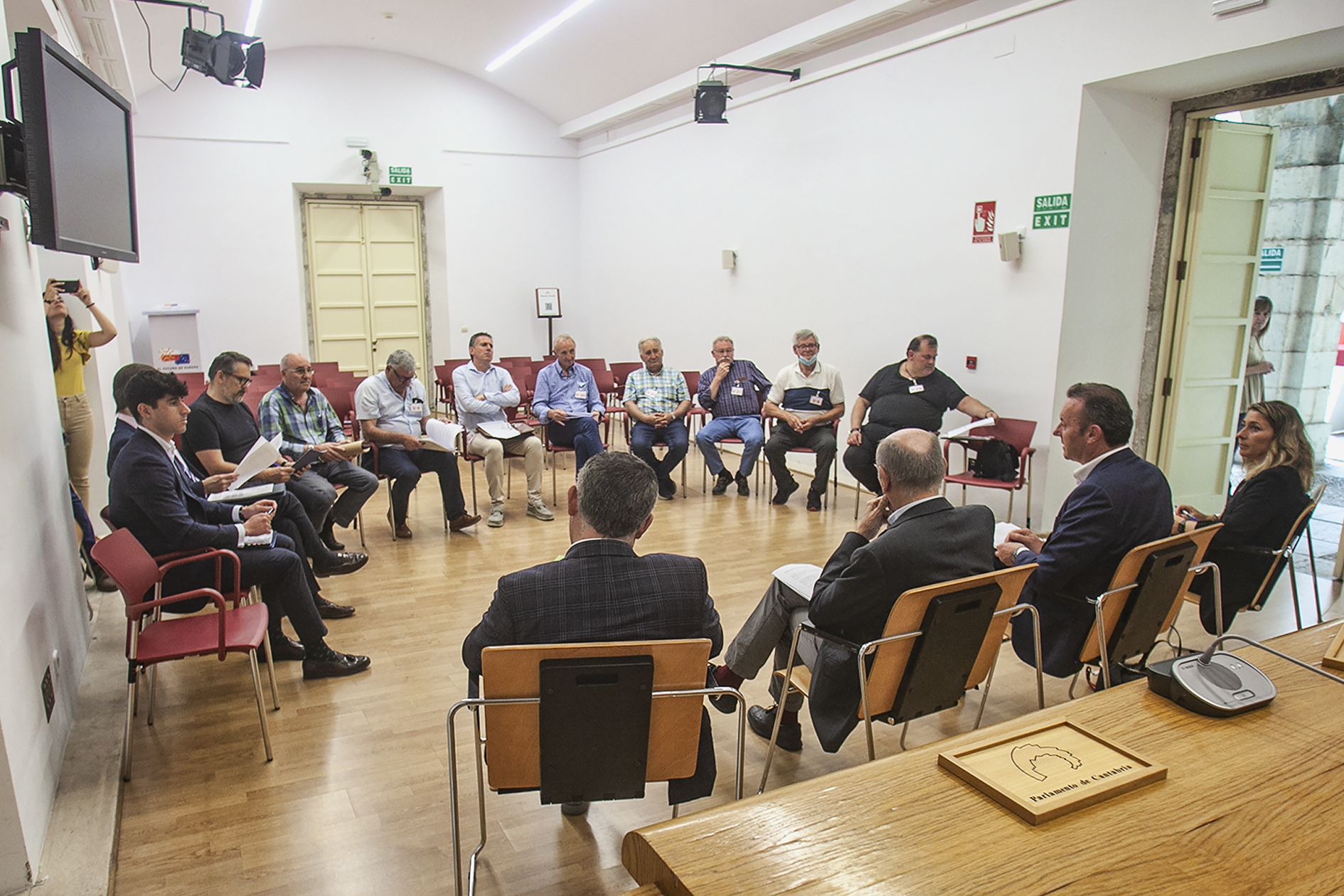 Imagen de archivo de la reunión mantenida por los representantes del PRC con el sector pesquero.
