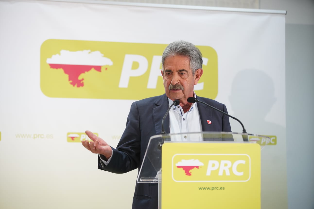 Miguel Ángel Revilla durante su intervención de este domingo en la comida de Navidad del PRC