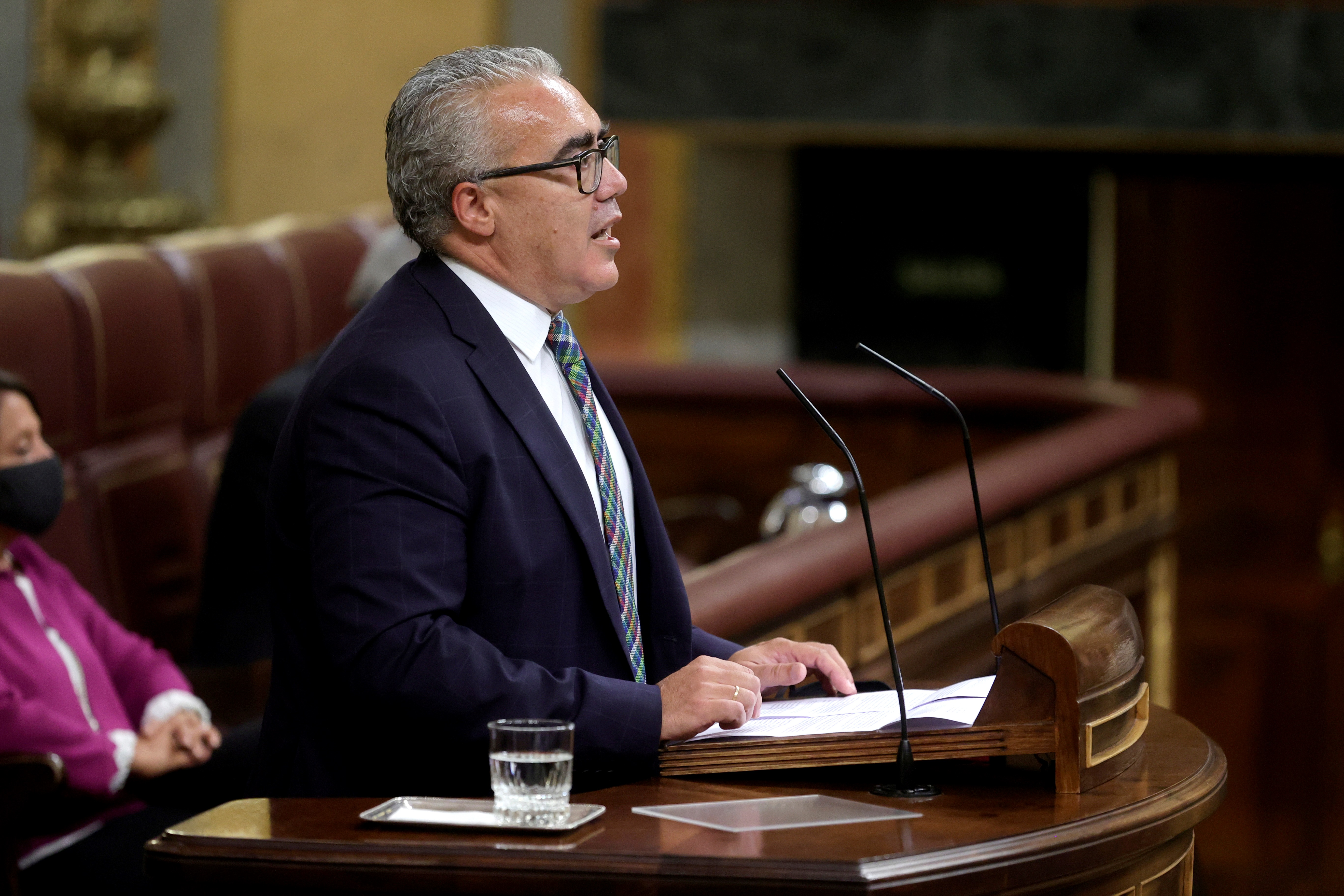 Pedro Hernando durante su intervención en la tribuna de oradores. (Efe)