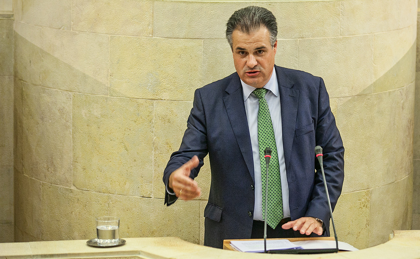Francisco Ortiz durante su intervención en la sesión plenaria de hoy.