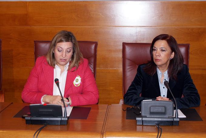Rosa Vald?s, a la izquierda, y Matilde Ruiz