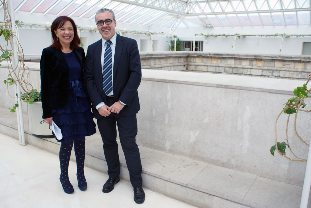 Matilde Ruiz junto al portavoz parlamentario regionalista, Pedro Hernando.