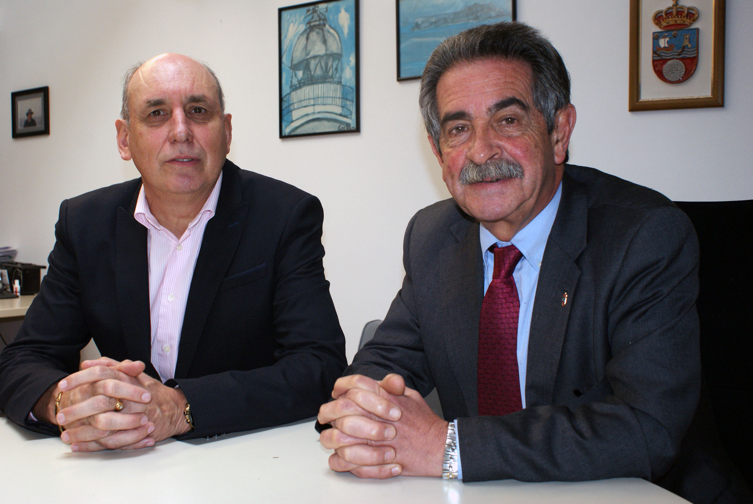 José Manuel Cabrero Alonso junto a Miguel Ángel Revilla