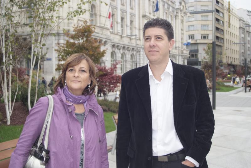 Concepci?n Solanas, concejala PRC Santander y Francisco Sierra, portavoz PRC Santander