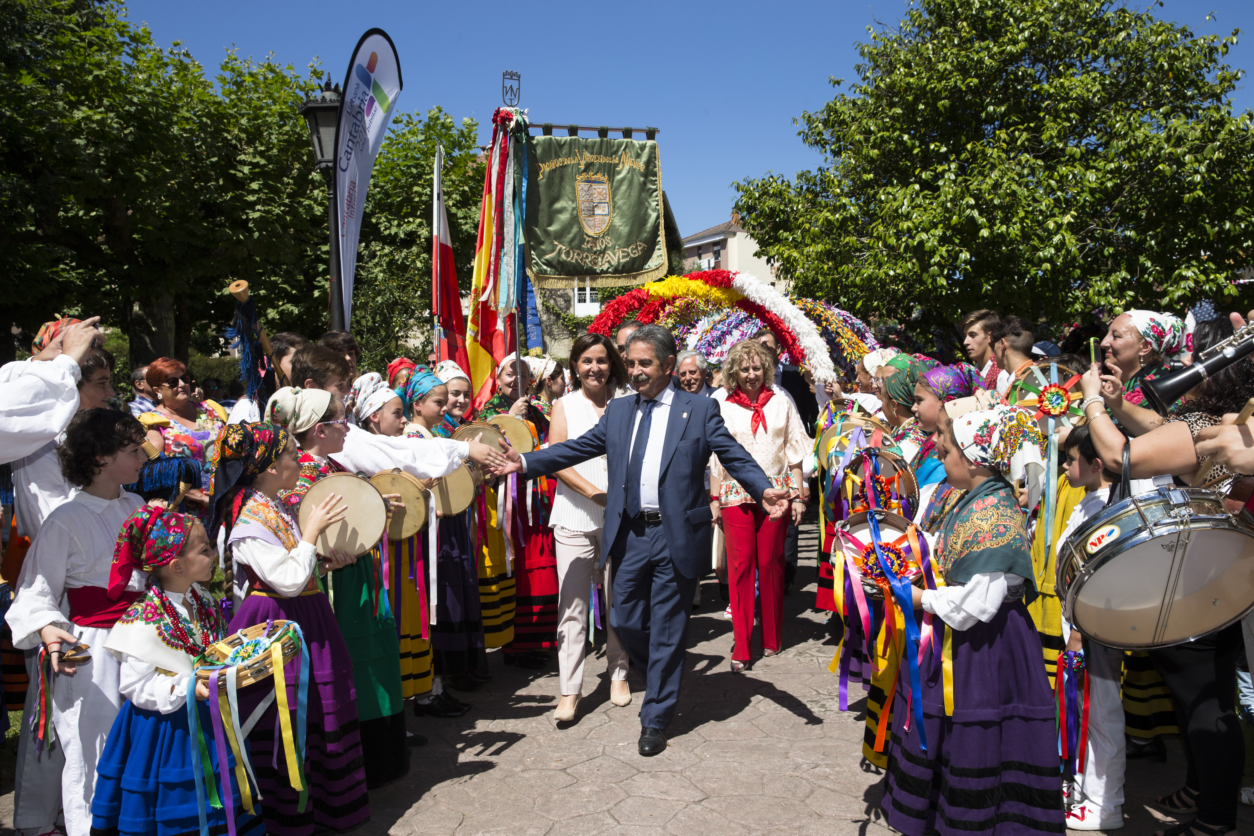 Celebración del Día de Cantabria en Cabezón de la Sal. (Foto: Gabinete de Prensa. Gobierno de Cantabria).