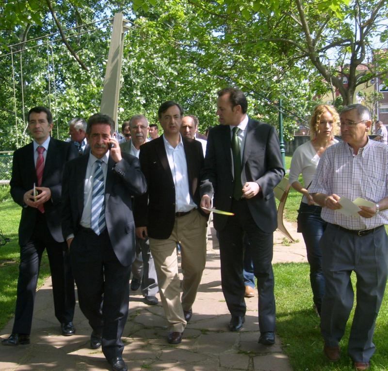 Revilla y G. Carmona durante la visita a la Viesca