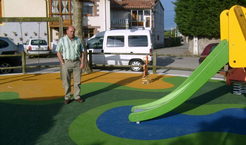 Jos? Pozueta visita el Parque La Casta?era, en Tanos