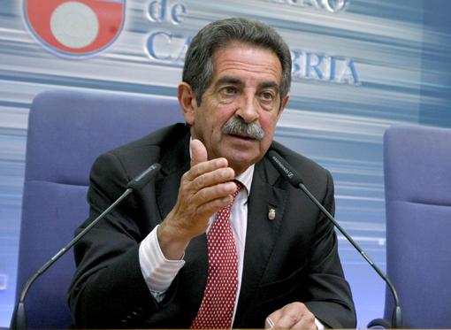 Miguel ?ngel Revilla durante su comparecencia de hoy ante la Prensa