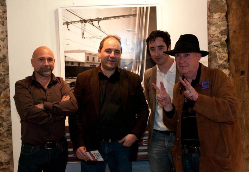 Pedro Diego, segundo por la derecha, junto a los impulsores de la Sala R?as-Espacio Creativo
