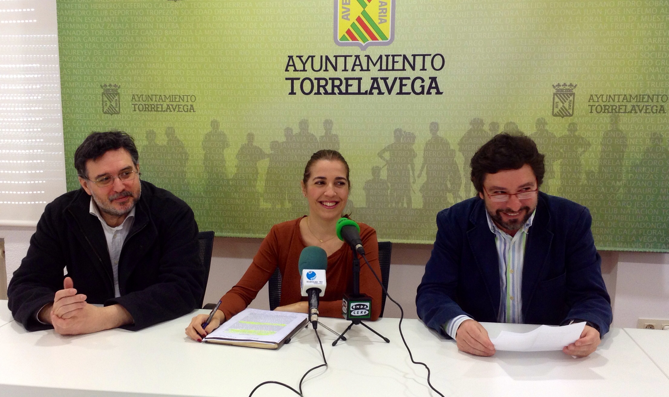 Juncal Herreros junto a Carlos Alcorta y Rafael Fombellida