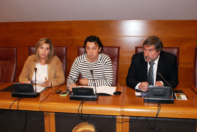 De izquierda a derecha, Rosa Vald?s, Pedro Gonz?lez y Fernando Fern?ndez