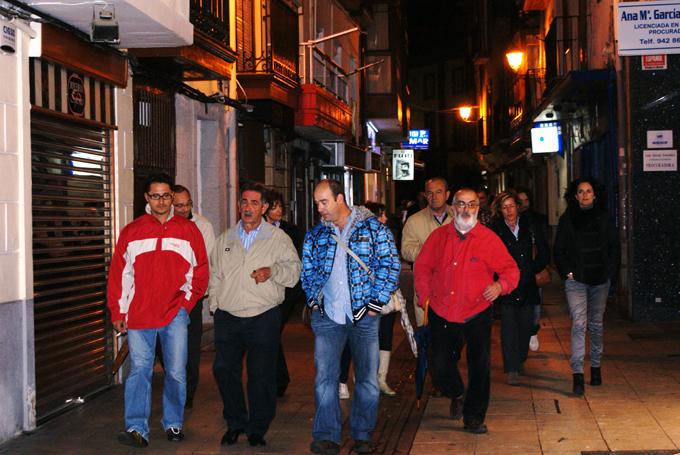 Los regionalistas durante el recorrido que ayer realizaron por Castro Urdiales