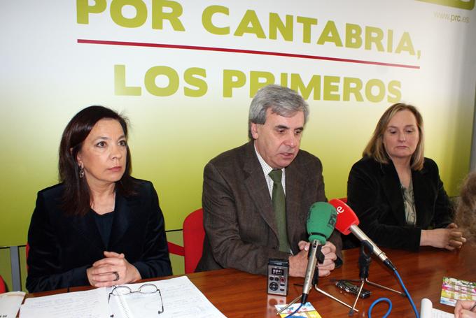 De izquierda a derecha, Matilde Ruiz, Rafael de la Sierra y Mar Arruti