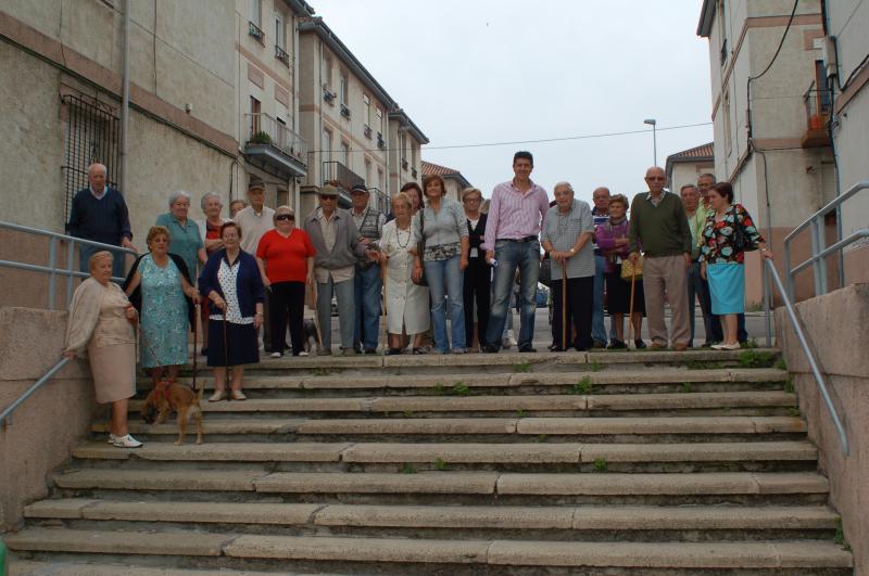 Sierra y Solanas con vecinos del Barrio Obrero