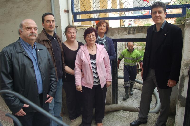 Concejales regionalistas junto a coordinador de distrito del PRC y vecinos del inmueble comprueban labores de limpieza