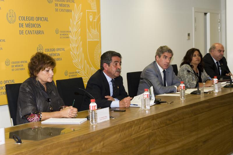 De izquierda a derecha, Conchi Solanas, Miguel ?ngel Revilla, Jos? Mar?a Fuentes-Pila, Alodia Blanco y Luis Herrera