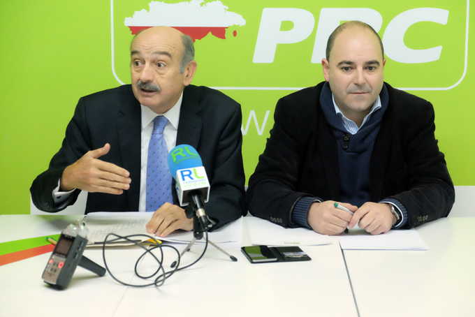 Jos? Mar?a Maz?n y Pedro Diego durante la rueda de prensa que han ofrecido este viernes