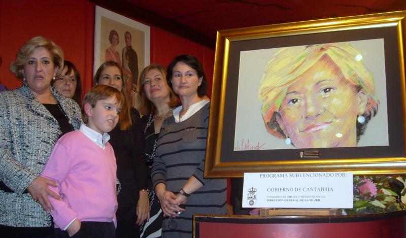 Eva Fern?ndez junto a representantes de la Asociaci?n Leonor de la Vega
