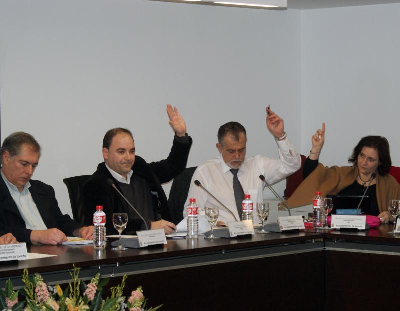Los ediles regionalistas durante una votaci?n en una sesi?n plenaria