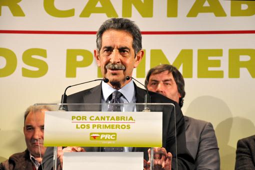 Revilla durante su intervenci?n en la presentaci?n de candidatos de la comarca del As?n