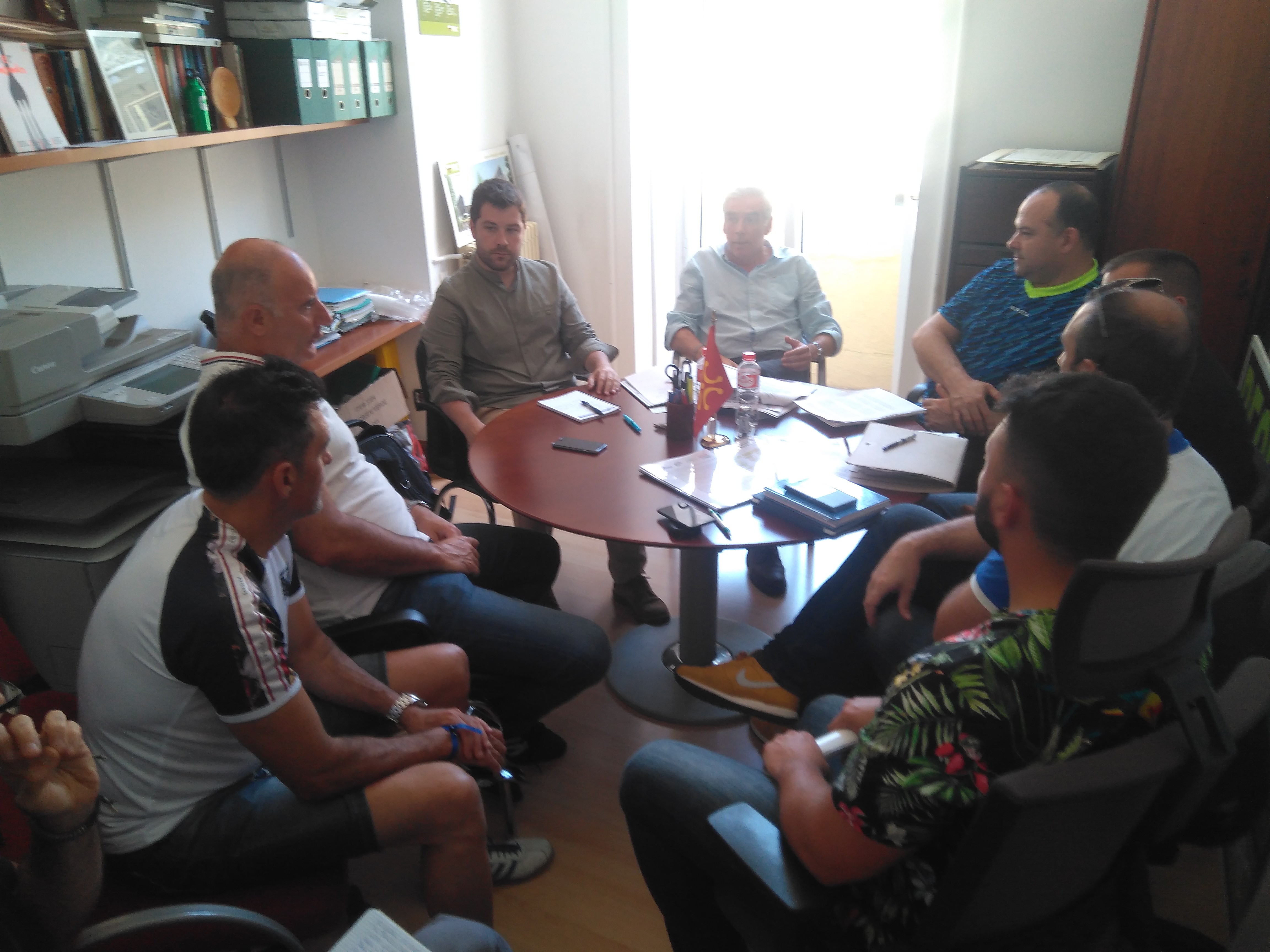 Reunión de los concejales regionalistas con representantes sindicales de la Policía Local de Santander