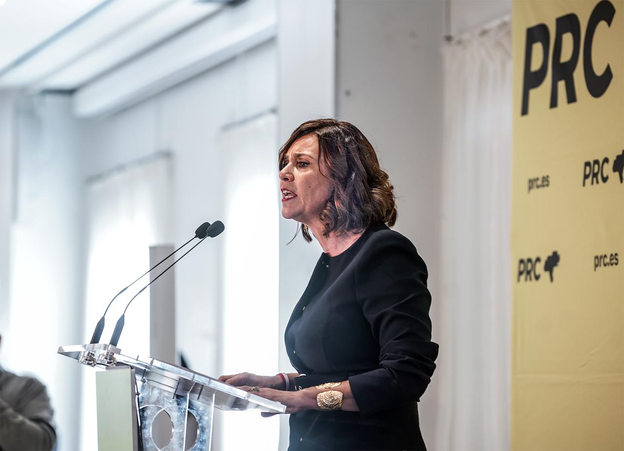 Paula Fernández Viaña