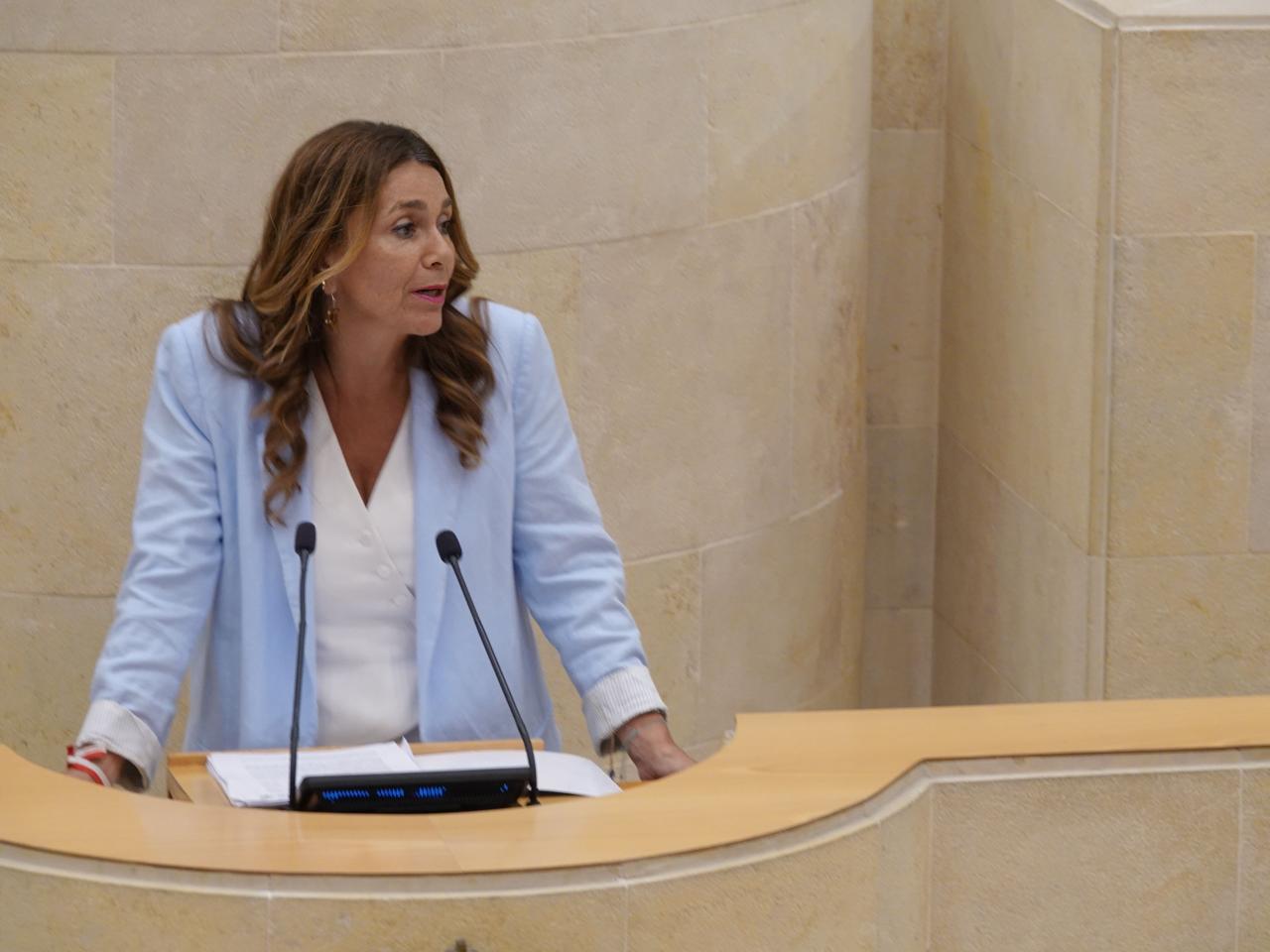 Paula Fernández Viaña