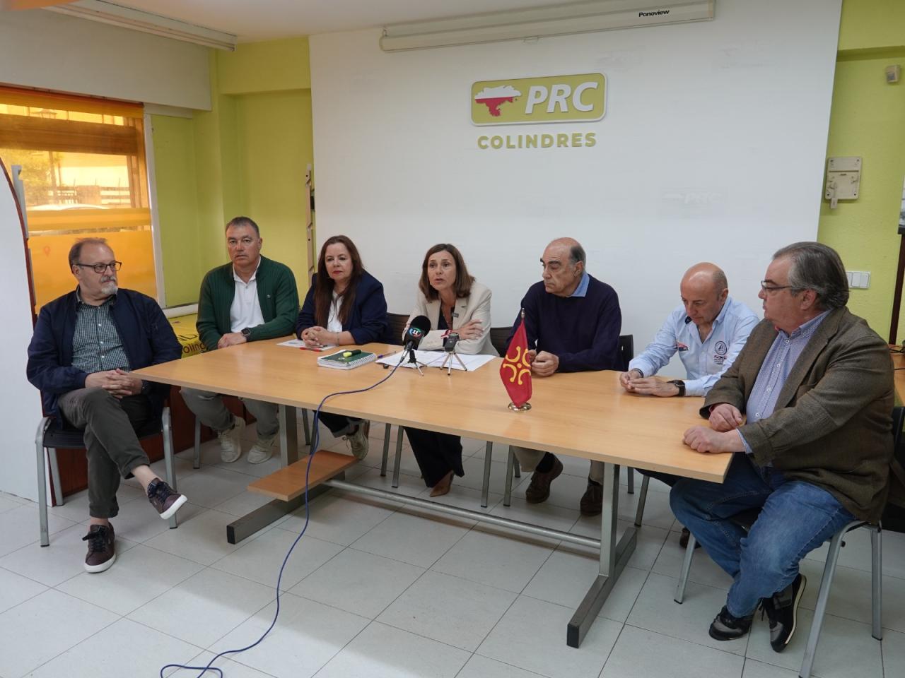 Representantes de los comités del Asón-Agüera y Trasmiera en una rueda de prensa junto a la candidata electoral del PRC, Paula Fernández Viaña
