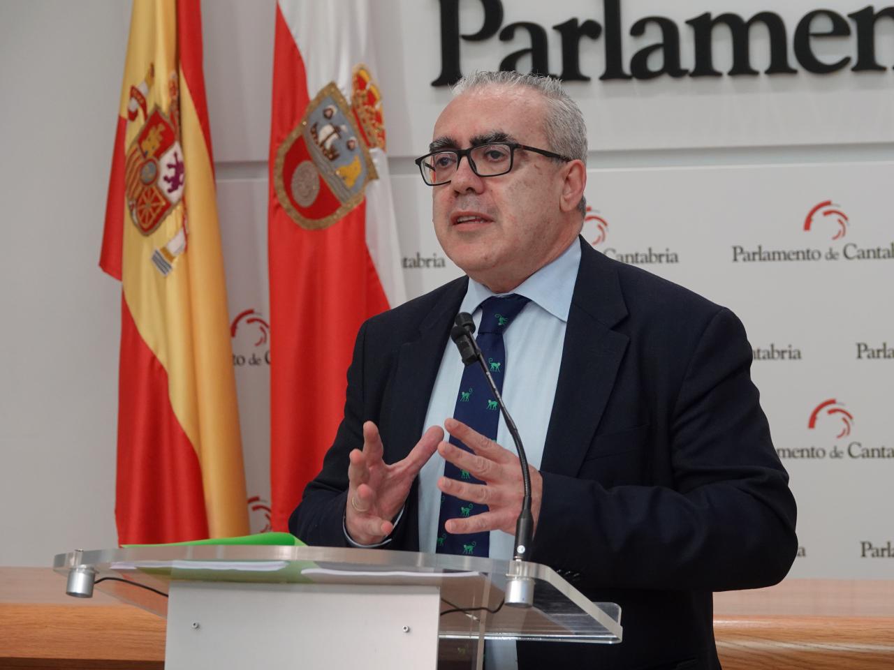 El portavoz parlamentario del PRC, Pedro Hernando