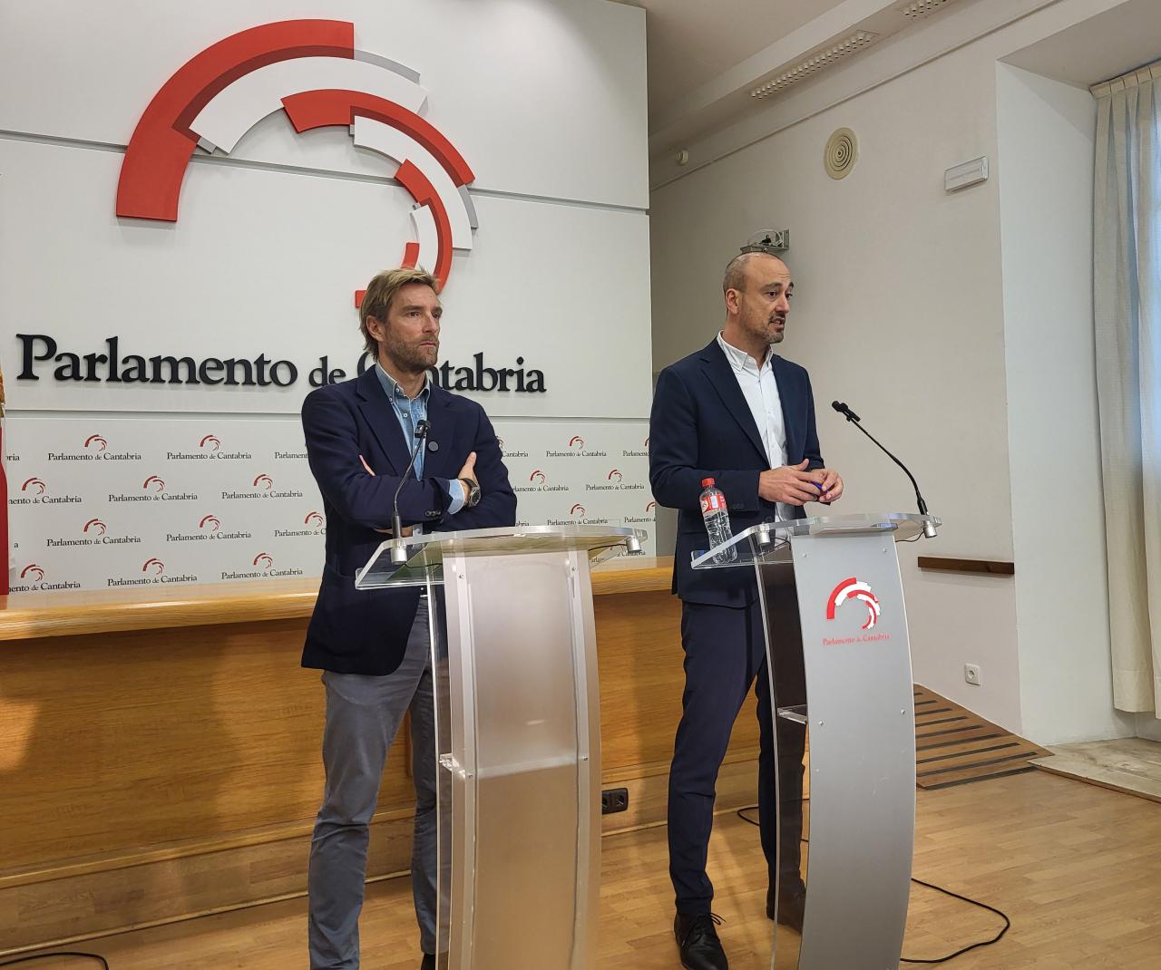 De izquierda a derecha, Felipe Piña y Javier López Estrada