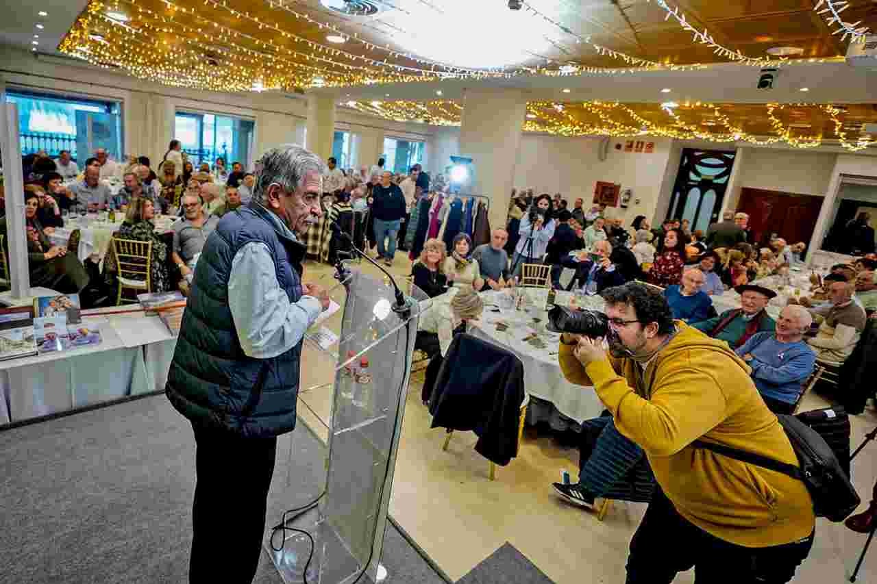 Miguel Ángel Revilla durante su intervención en la comida de Navidad del PRC.