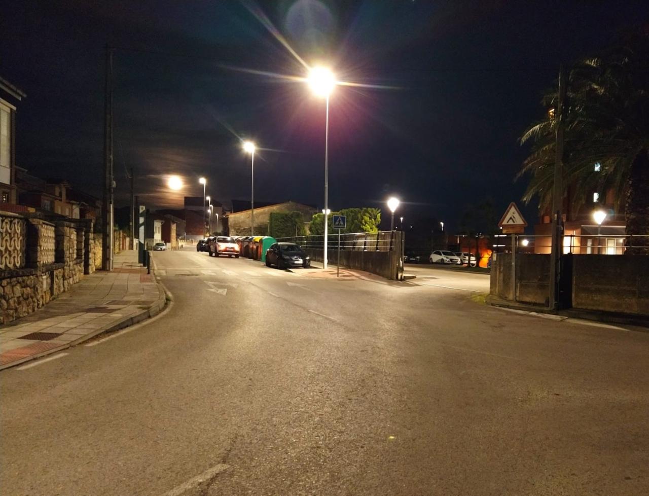 Una calle de Santander sin iluminación navideña