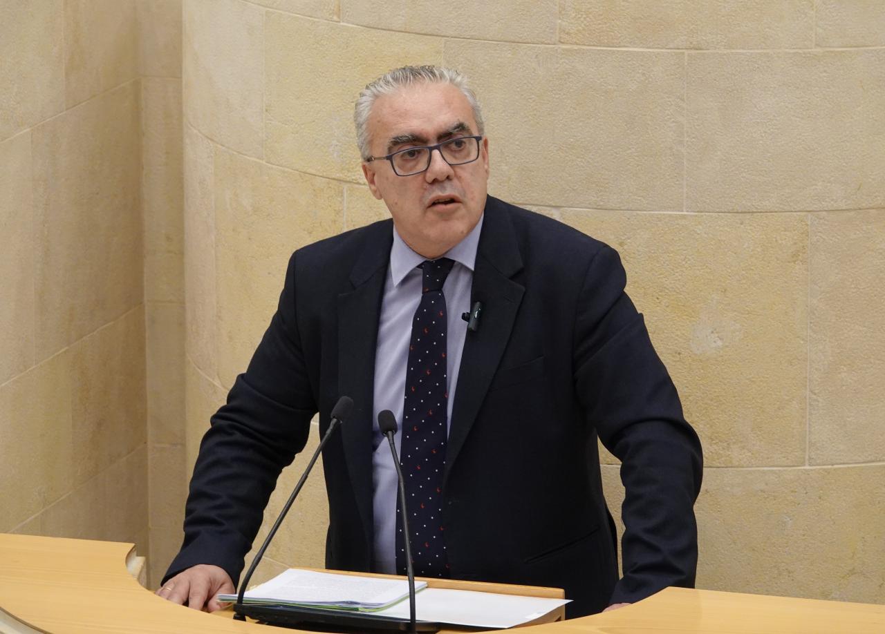 El portavoz parlamentario del PRC, Pedro Hernando