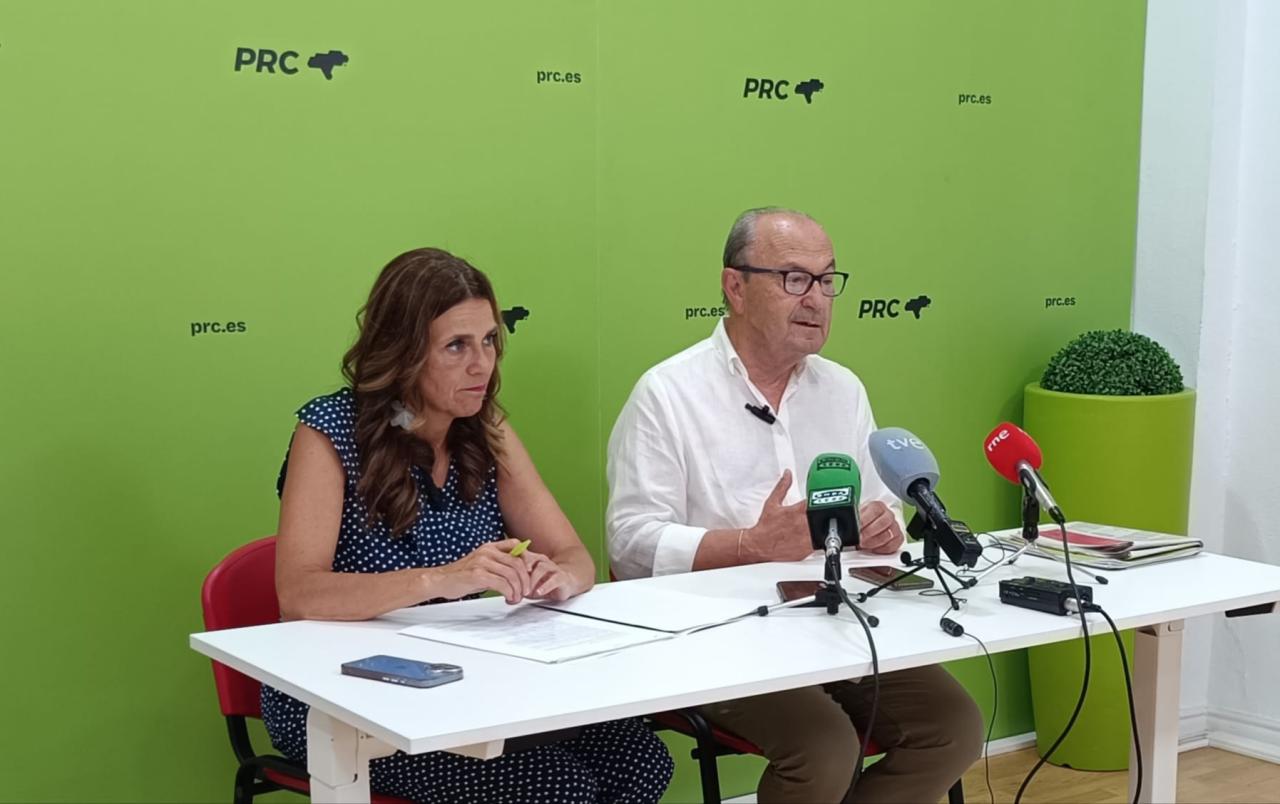 Paula Fernández Viaña y Javier López Marcano durante la rueda de prensa
