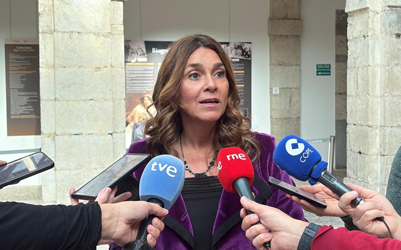 Paula Fernández Viaña