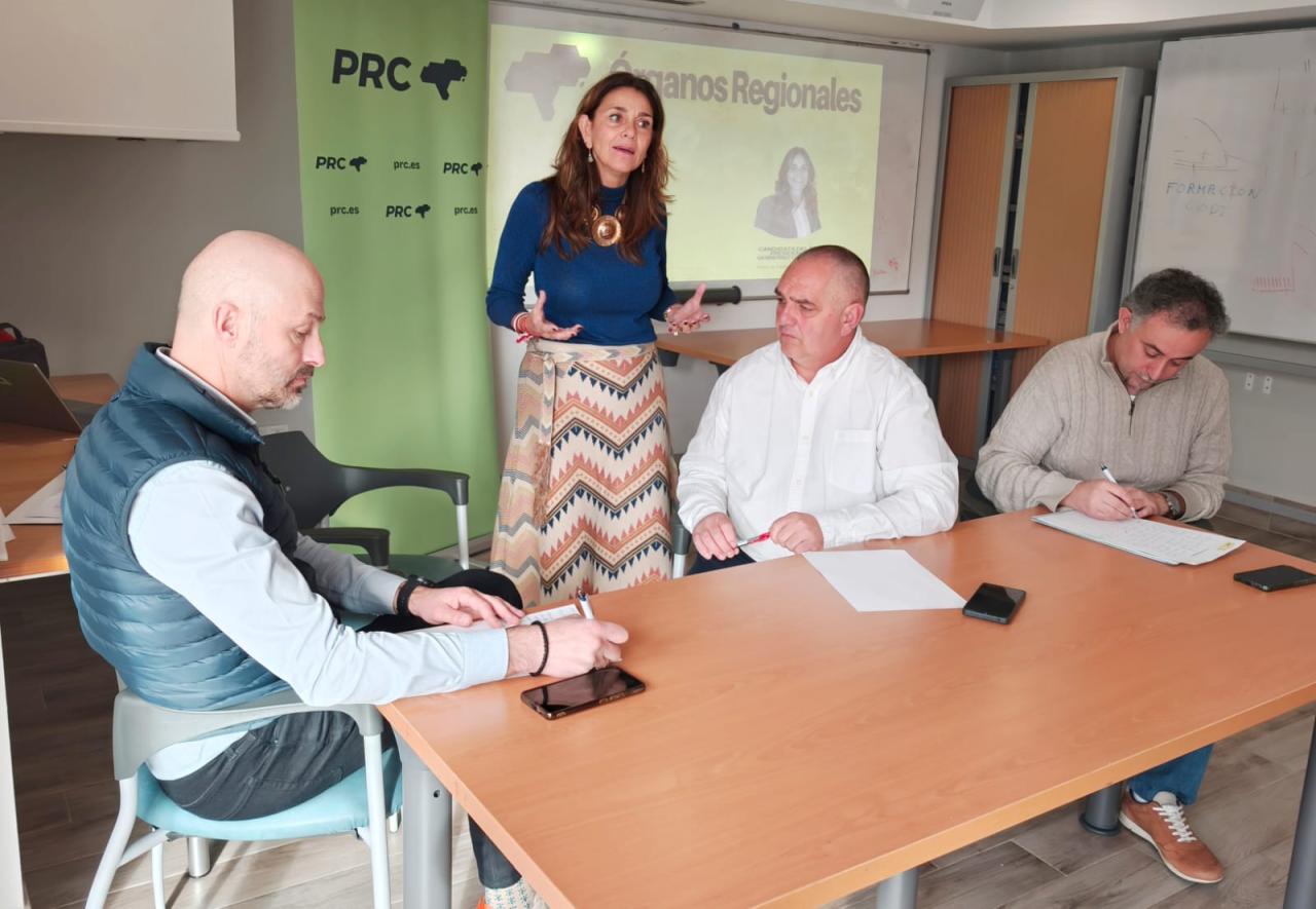 Paula Fernández durante su intervención en la Asamblea de Militantes