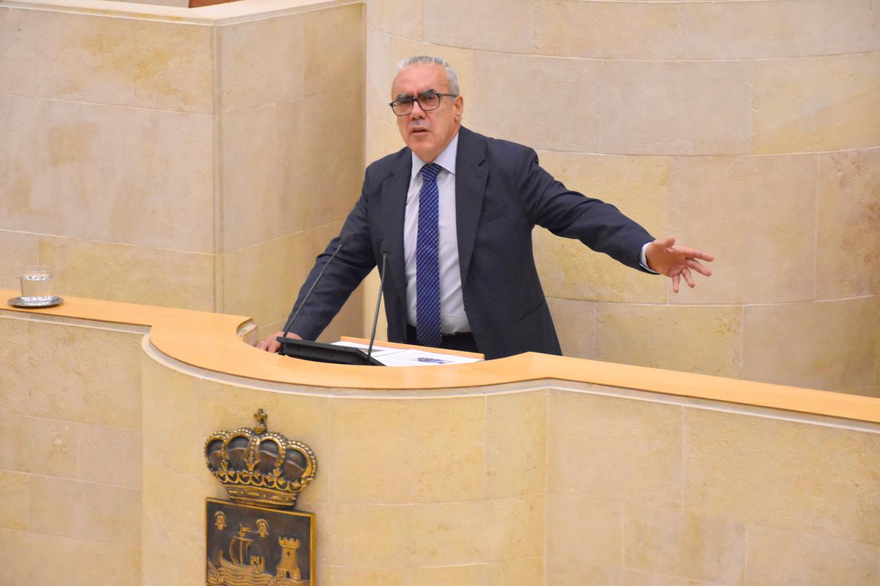 El portavoz parlamentario del PRC, Pedro Hernando